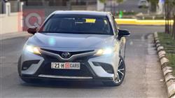 تۆیۆتا کامری